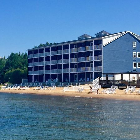 The Baywatch Resort Traverse City Exterior foto