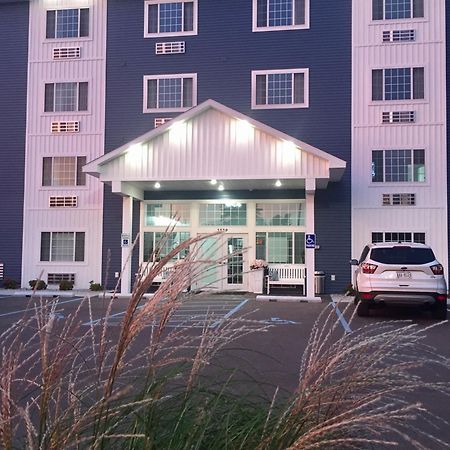The Baywatch Resort Traverse City Exterior foto