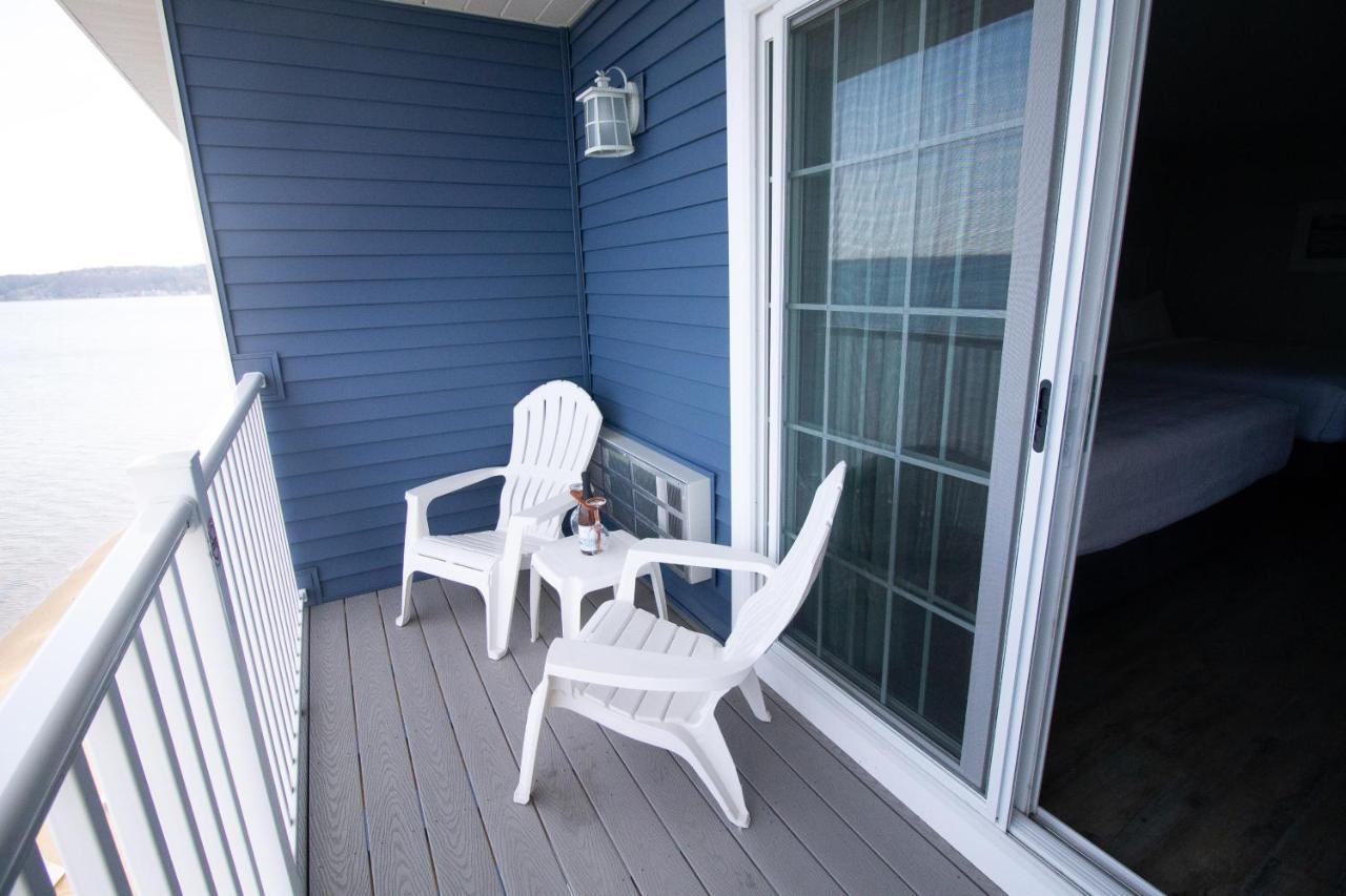 The Baywatch Resort Traverse City Exterior foto