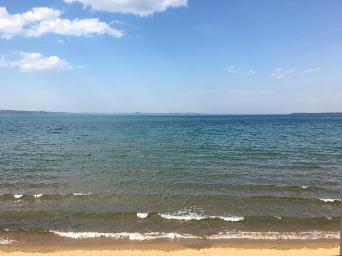 The Baywatch Resort Traverse City Quarto foto
