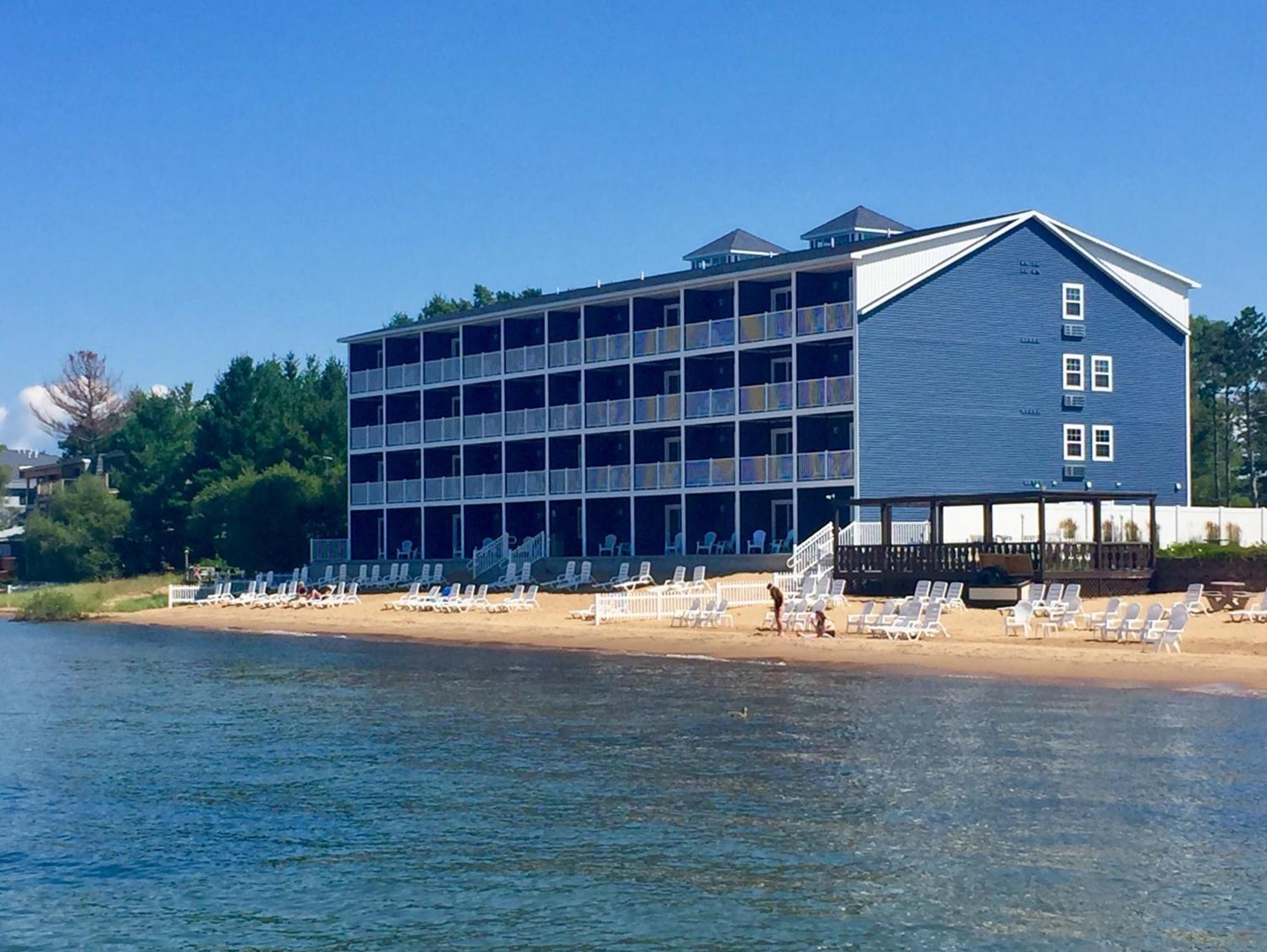 The Baywatch Resort Traverse City Exterior foto